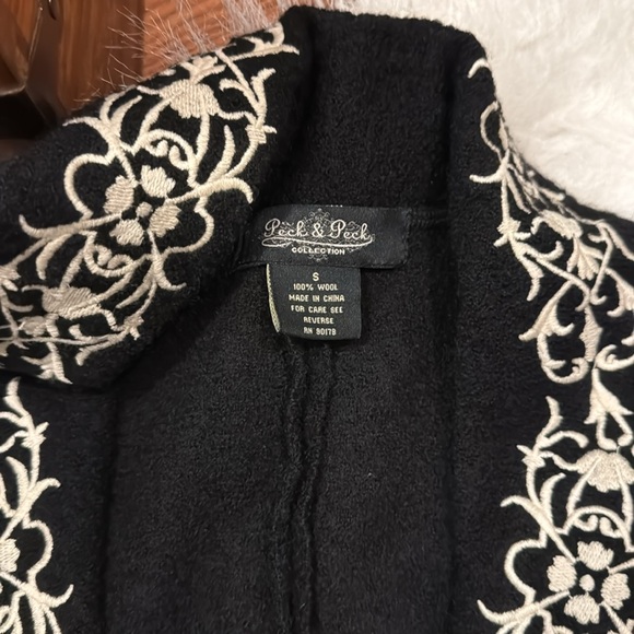 Peck & Peck Women’s Black/Cream/White Embroidered Jacket size Small pre-owned. - Picture 3 of 6